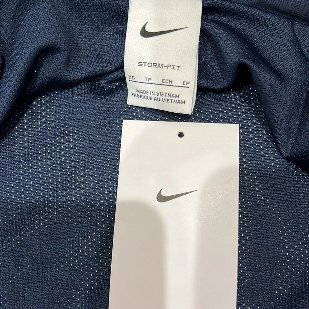Nike storm fit